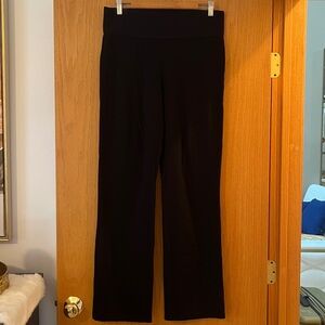 #227 Jones New York Black Sport Pants. Size L. Stretchy waist